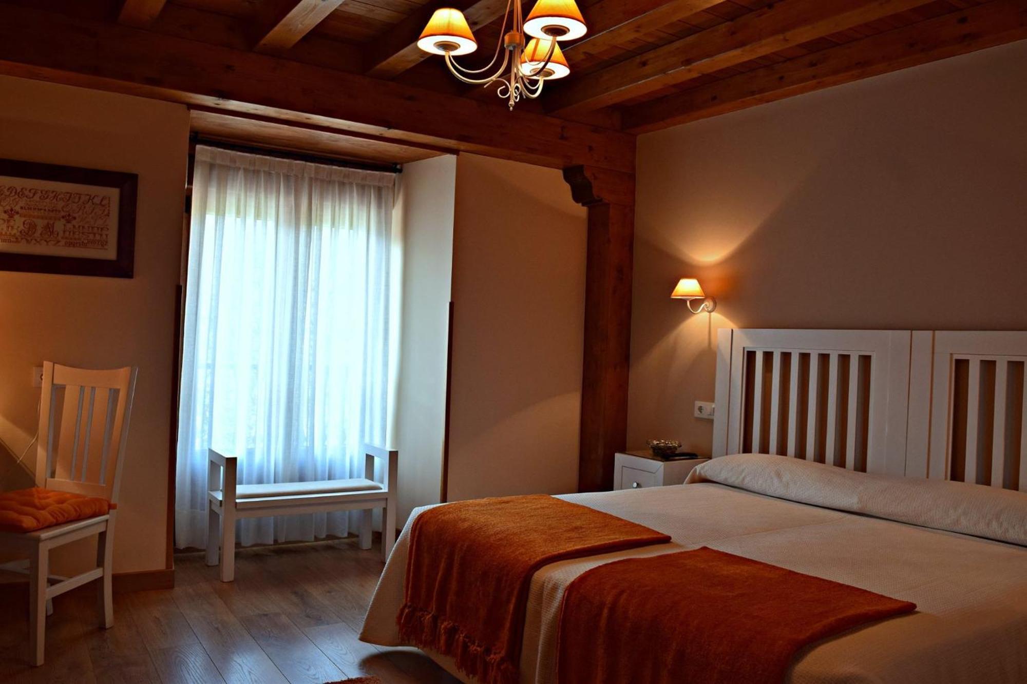 Posada Valle Del Oso Леронес Экстерьер фото