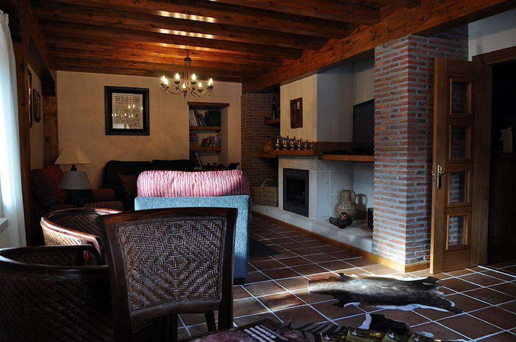 Posada Valle Del Oso Леронес Экстерьер фото