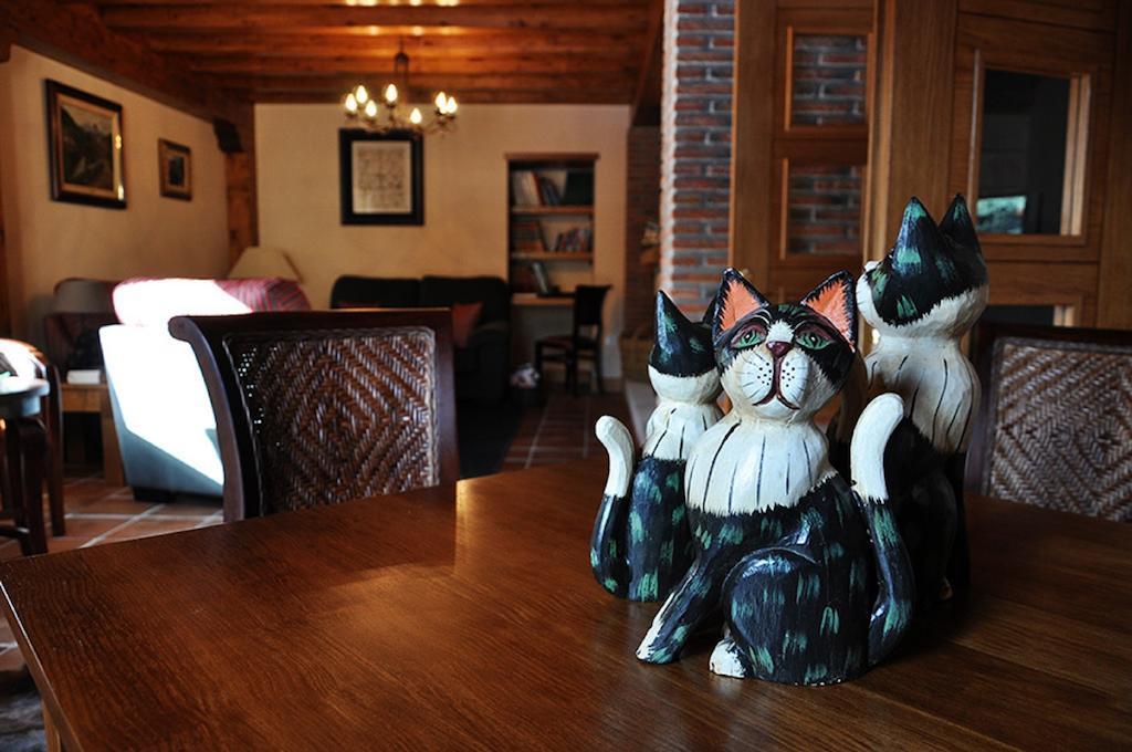 Posada Valle Del Oso Леронес Экстерьер фото