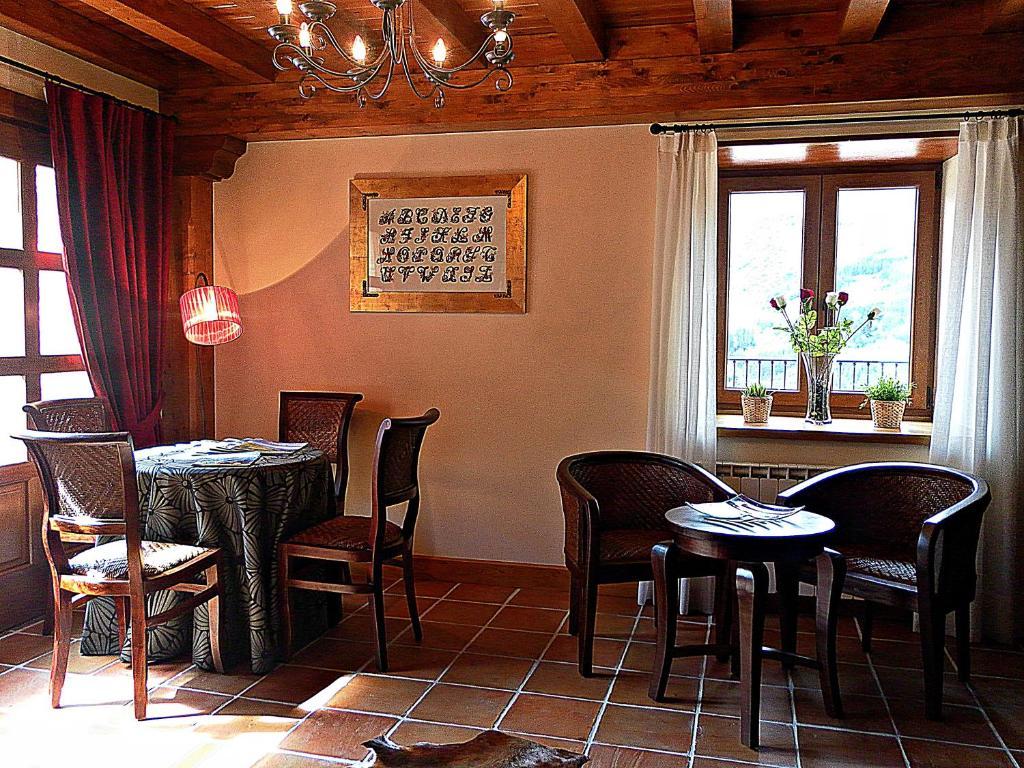Posada Valle Del Oso Леронес Экстерьер фото